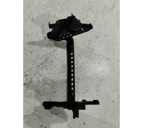 Кронштейн  центральной консоли