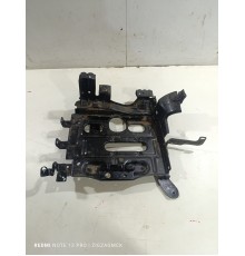 Крепление аккумулятора полка АКБ