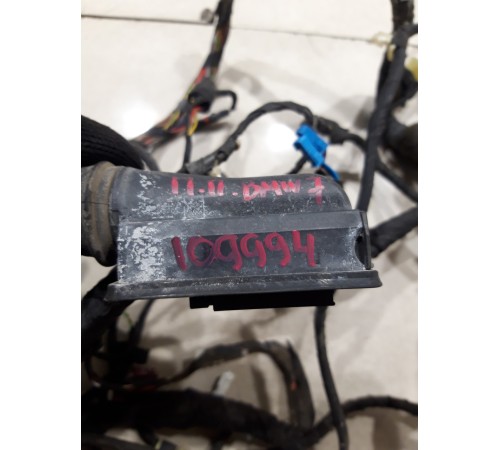 Электропроводка двери (передняя правая)