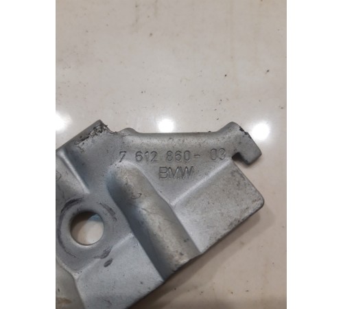 Прижимная планка аккумулятора