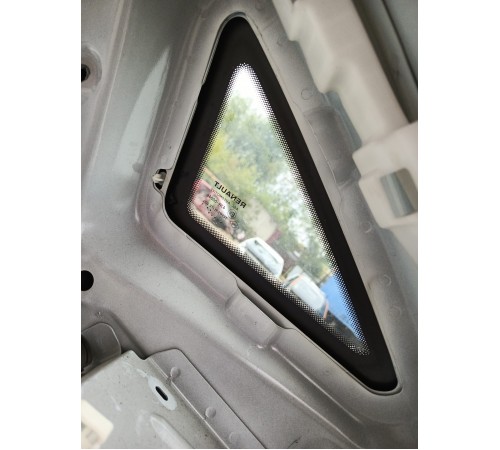 Глухое стекло заднее правое