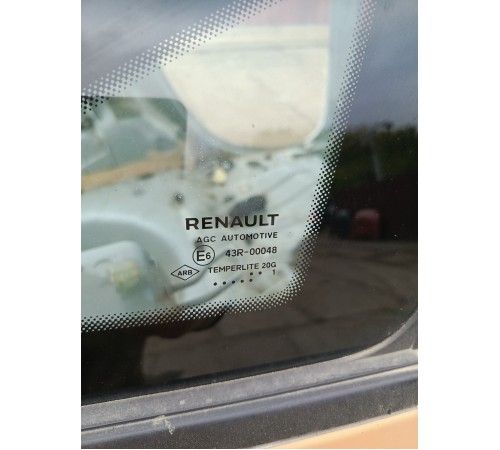 Глухое стекло заднее правое