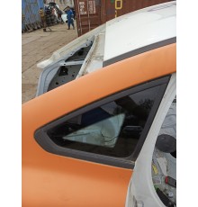 Глухое стекло заднее правое