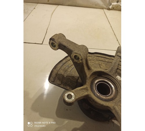 Поворотный кулак(передний правый)