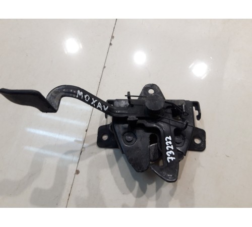 Замок капота