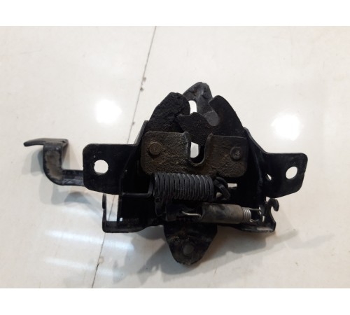 Замок капота