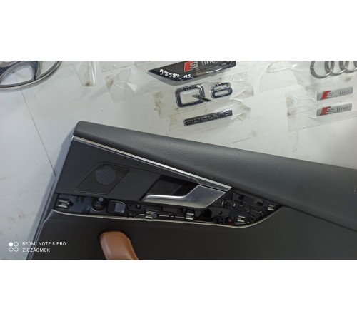 Обшивка двери (задняя правая)