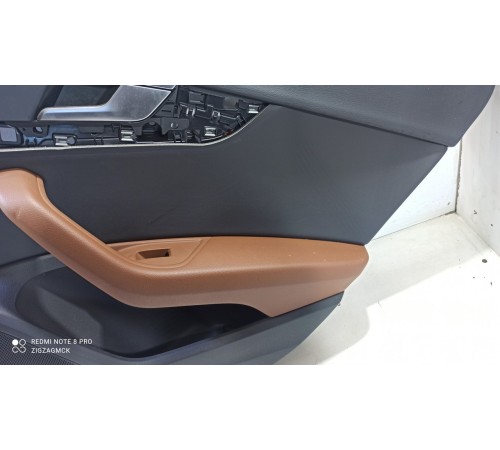 Обшивка двери (задняя правая)