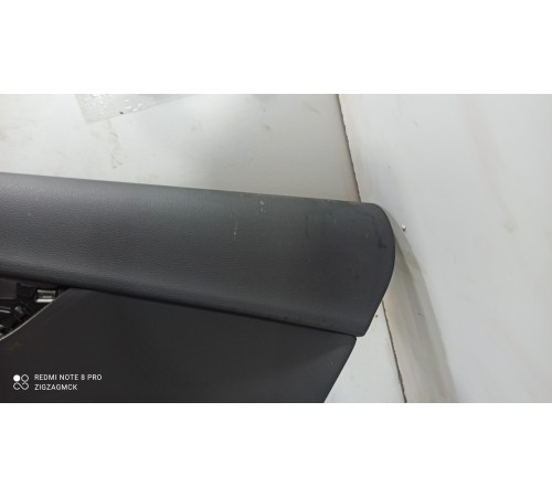 Обшивка двери (задняя правая)