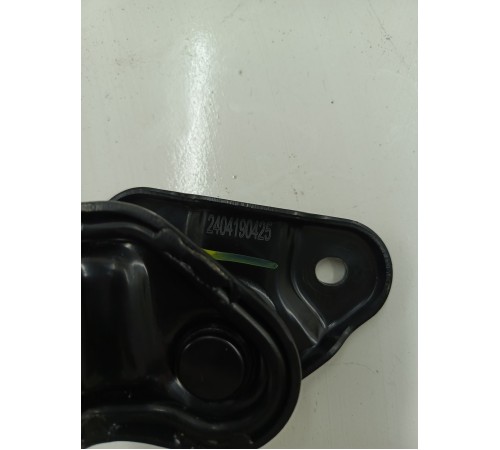 Кронштейн крепление заднего ряда сидений правый