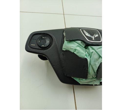 Подушка безопасности водителя