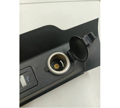 Накладка центральной консоли (прикуриватель)