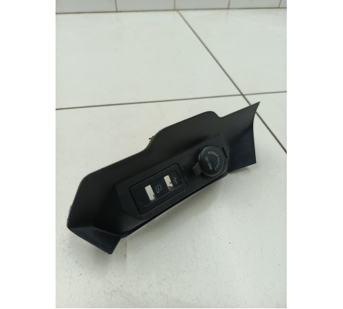 Накладка центральной консоли (прикуриватель)