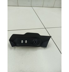 Накладка центральной консоли (прикуриватель)