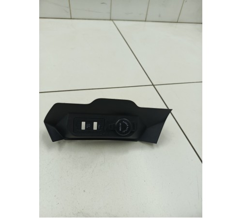 Накладка центральной консоли (прикуриватель)