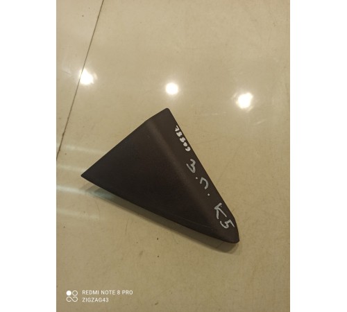 Уголок двери (задний, правый)