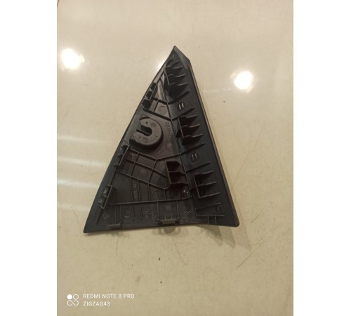 Уголок двери (задний, правый)