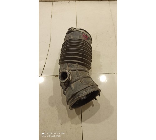 Шланг (патрубок) воздушного фильтра левый