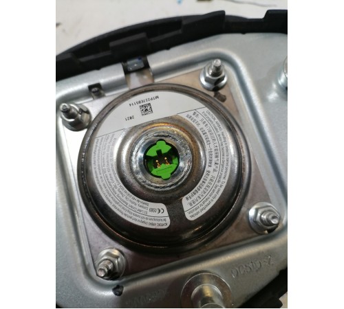 Подушка безопасности водителя