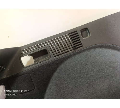 Обшивка багажника левая