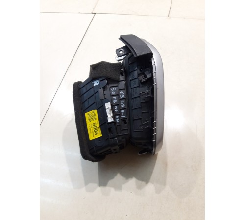 Воздушный дефлектор (правый)