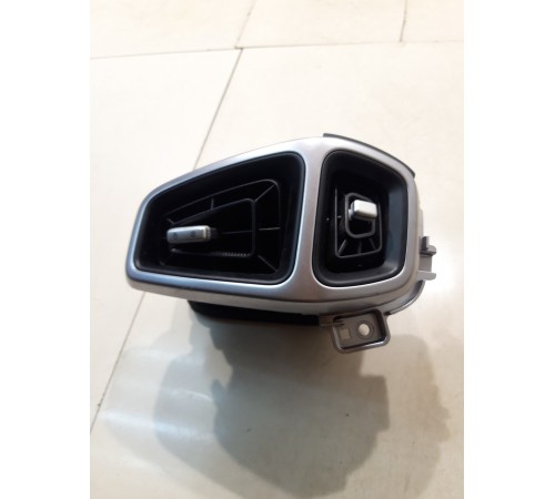 Воздушный дефлектор (правый)