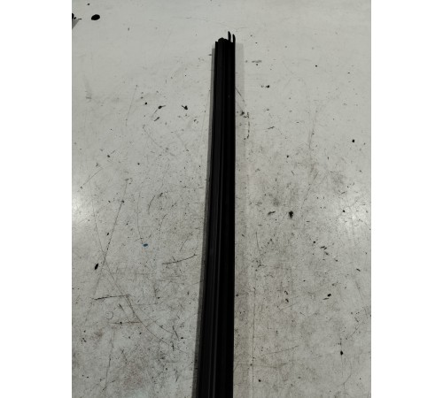 Уплотнитель стекла(передний правый)