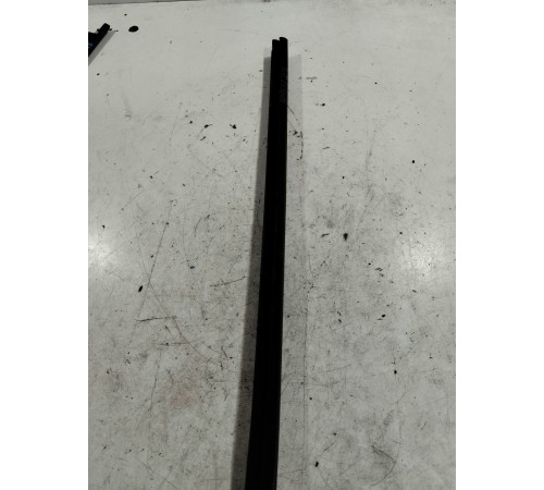 Уплотнитель стекла(передний правый)