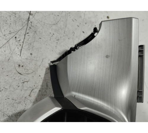 Дефлектор с декоротивной накладкой