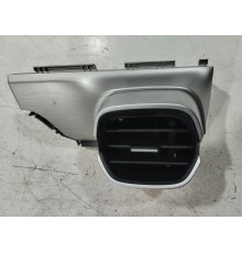 Дефлектор с декоротивной накладкой