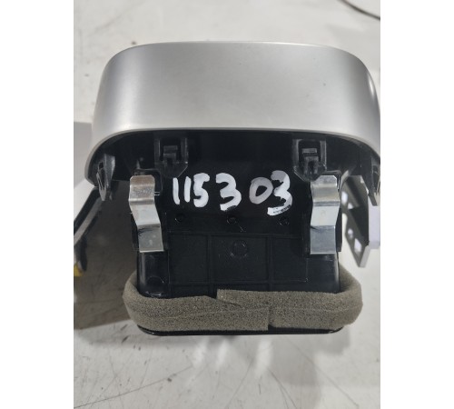 Дефлектор с декоротивной накладкой