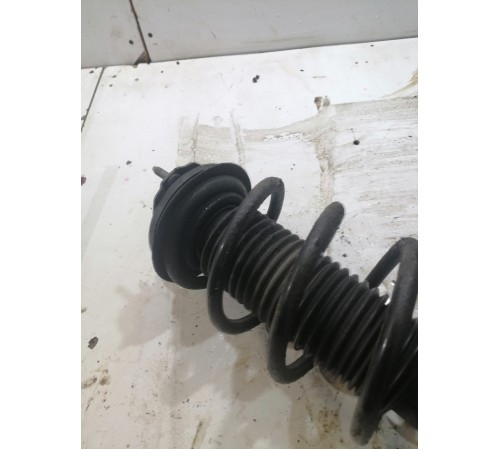 Амортизатор подвески передний левый в сборе