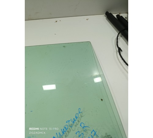 Стекло двери заднее правое