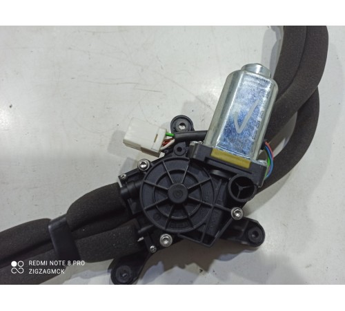 Электрошторка (задняя правая)