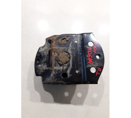 Кронштейн(крепление) усилителя переднего бампера левый