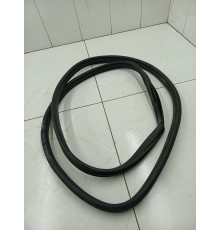 Уплотнитель двери передний правый