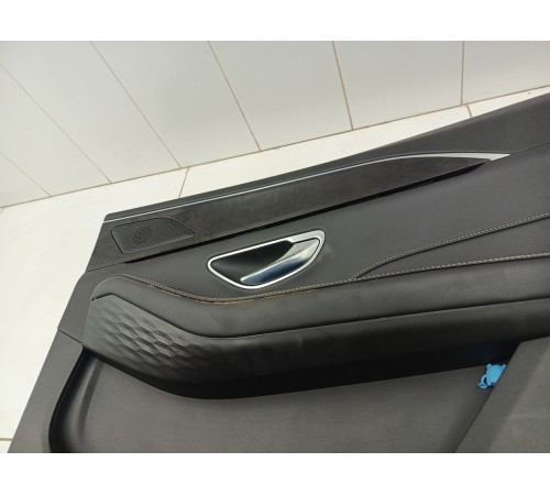 Обшивка двери задняя правая