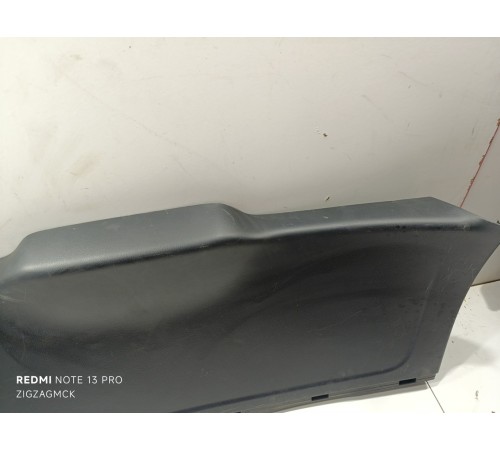 Обшивка крышки багажника