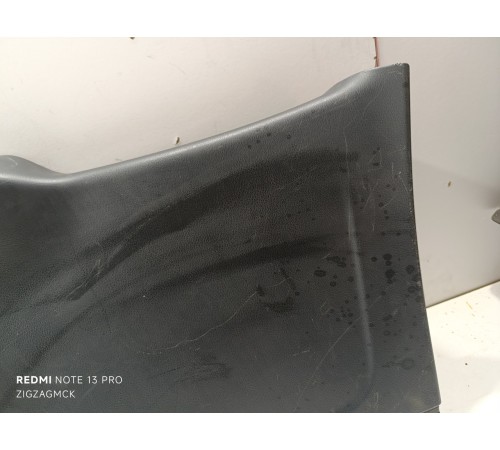 Обшивка крышки багажника