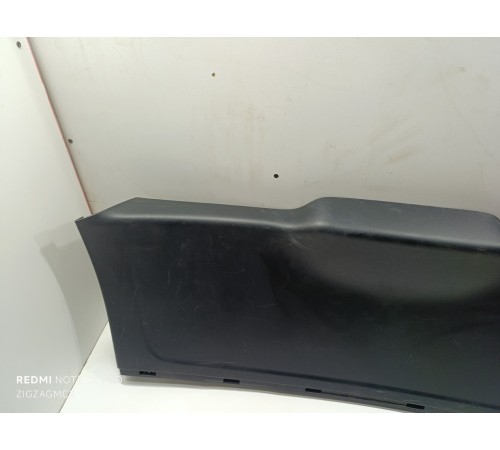 Обшивка крышки багажника