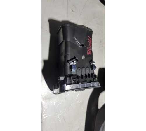 Дефлектор воздушный правый