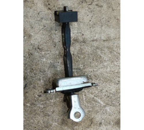 Ограничитель двери задний левый