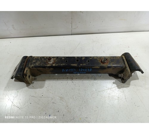 Траверса рамы над КПП коробкой передач