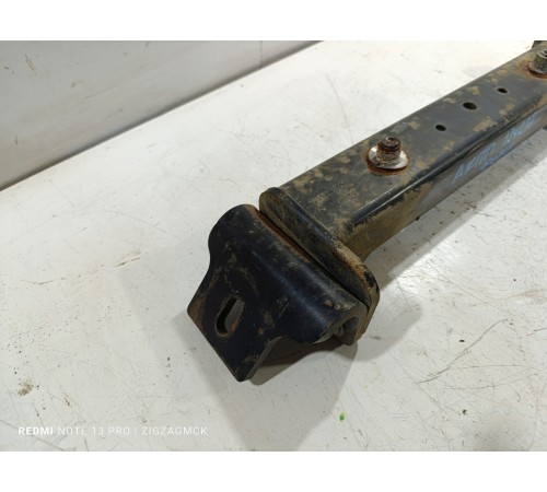 Траверса рамы над КПП коробкой передач