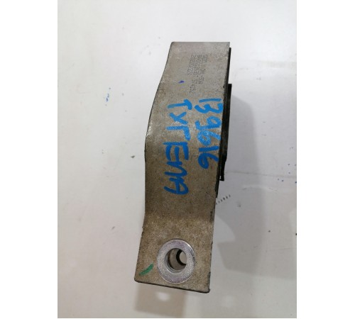 Подушка двигателя задняя, опора