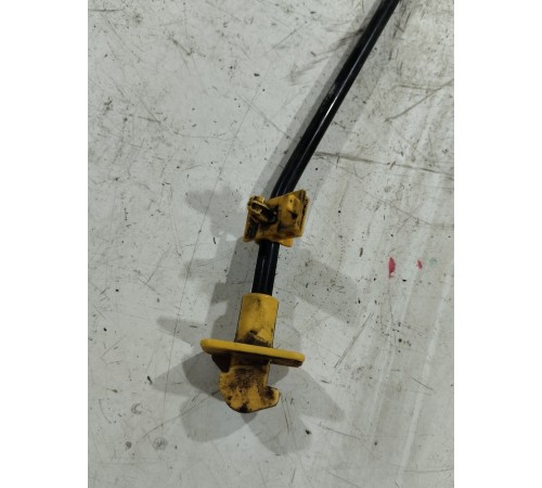 Держатель капота