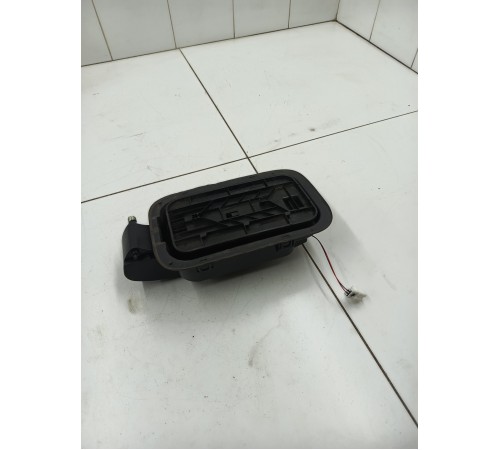 Лючок топливного бака с крышкой в сборе