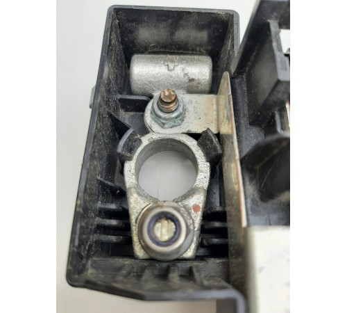 Клемма аккумулятора