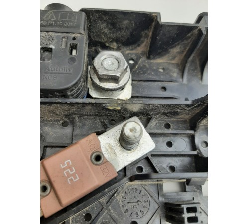 Клемма аккумулятора