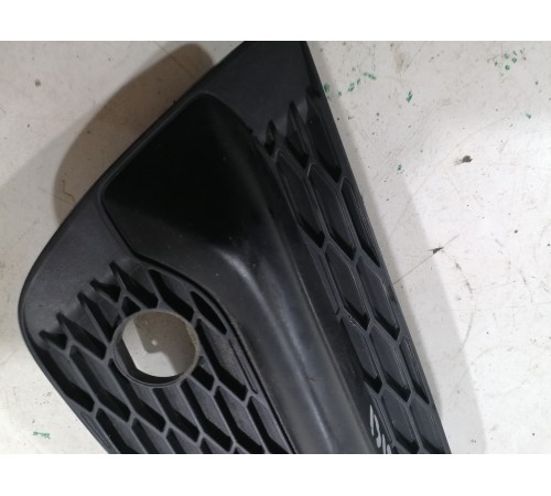 Решетка переднего бампера левая , накладка